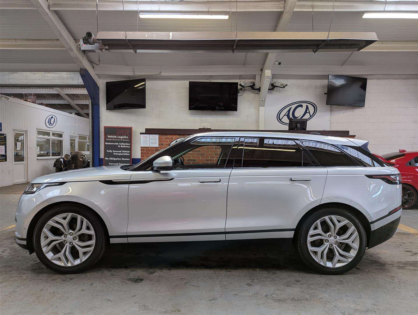 <p>2017 LAND ROVER RANGE ROVER VELAR SE D240</p>