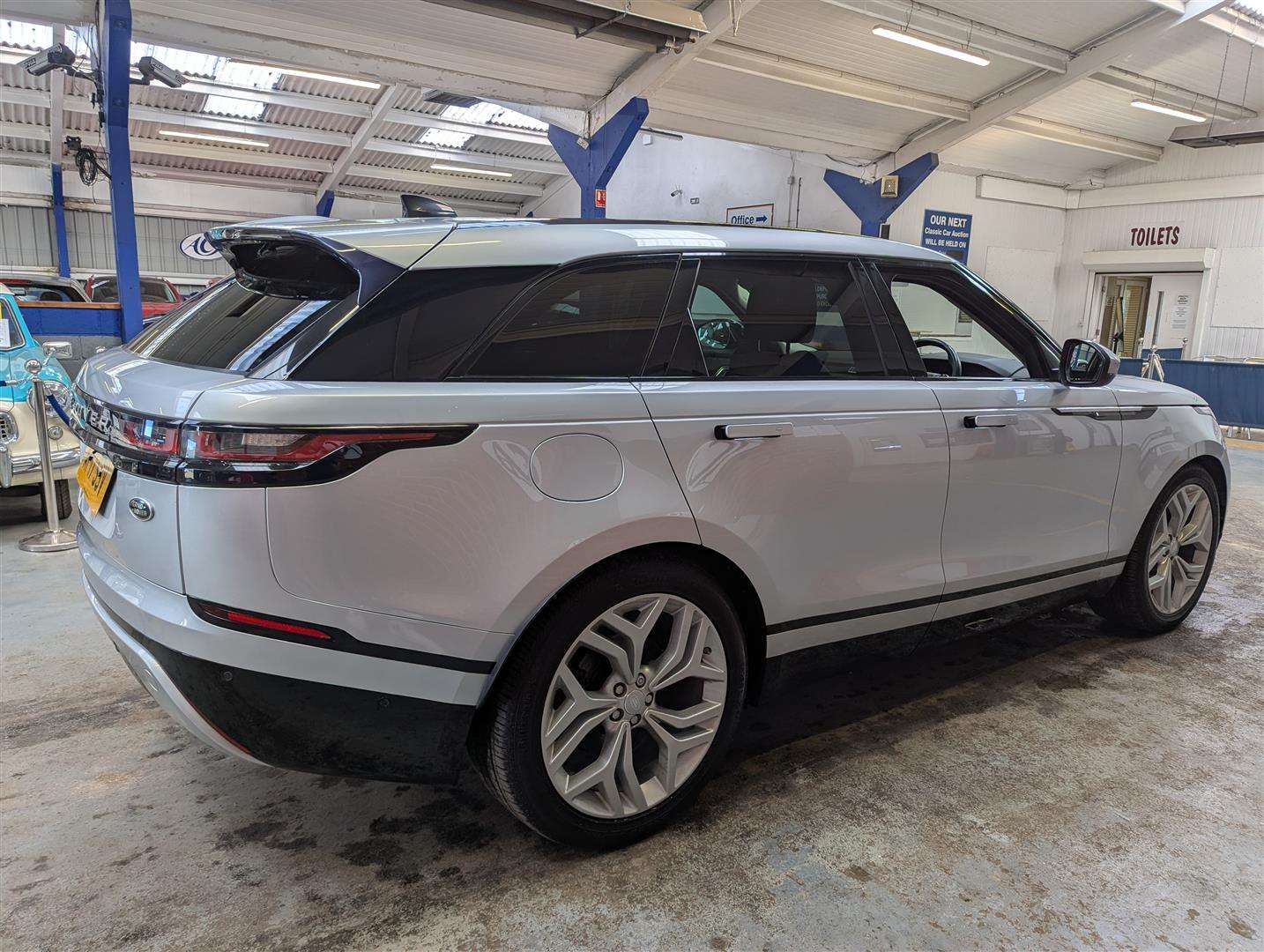 <p>2017 LAND ROVER RANGE ROVER VELAR SE D240</p>