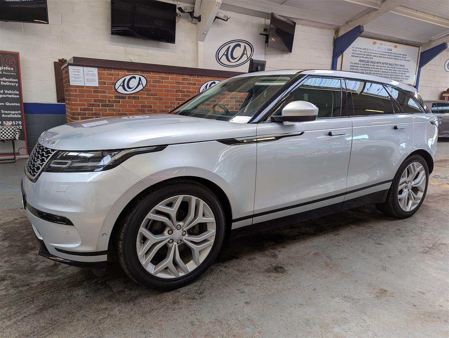 <p>2017 LAND ROVER RANGE ROVER VELAR SE D240</p>