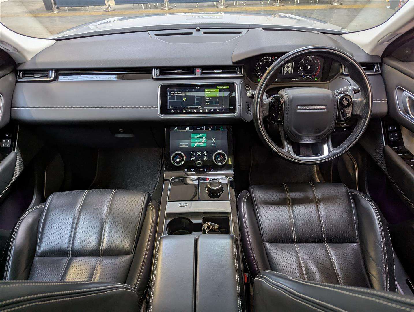 <p>2017 LAND ROVER RANGE ROVER VELAR SE D240</p>