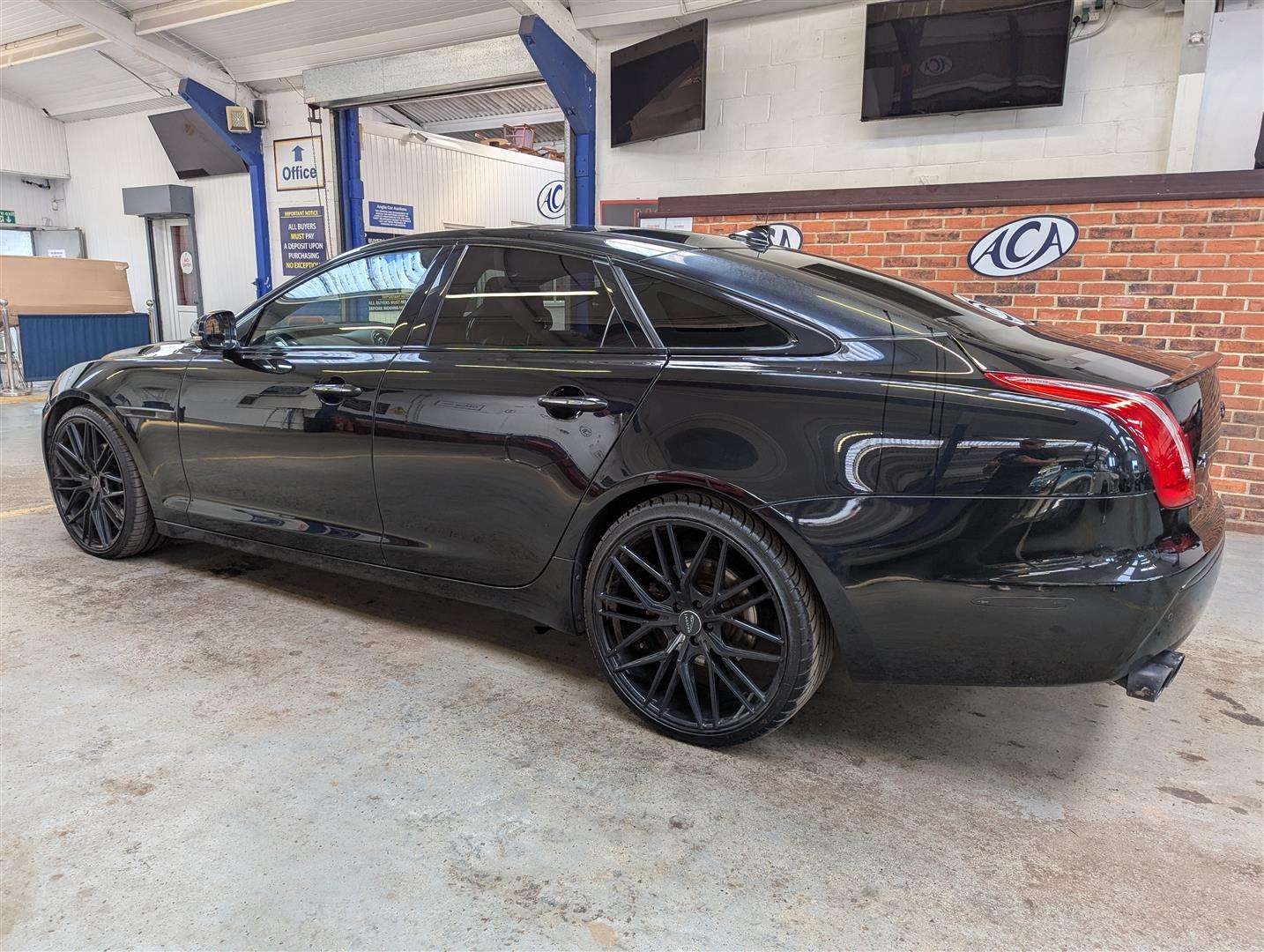 <p>2015 JAGUAR XJ PORTFOLIO V6 D AUTO</p>