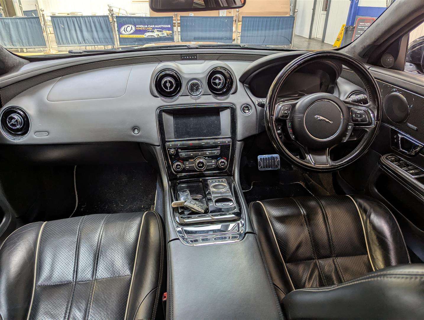 <p>2015 JAGUAR XJ PORTFOLIO V6 D AUTO</p>