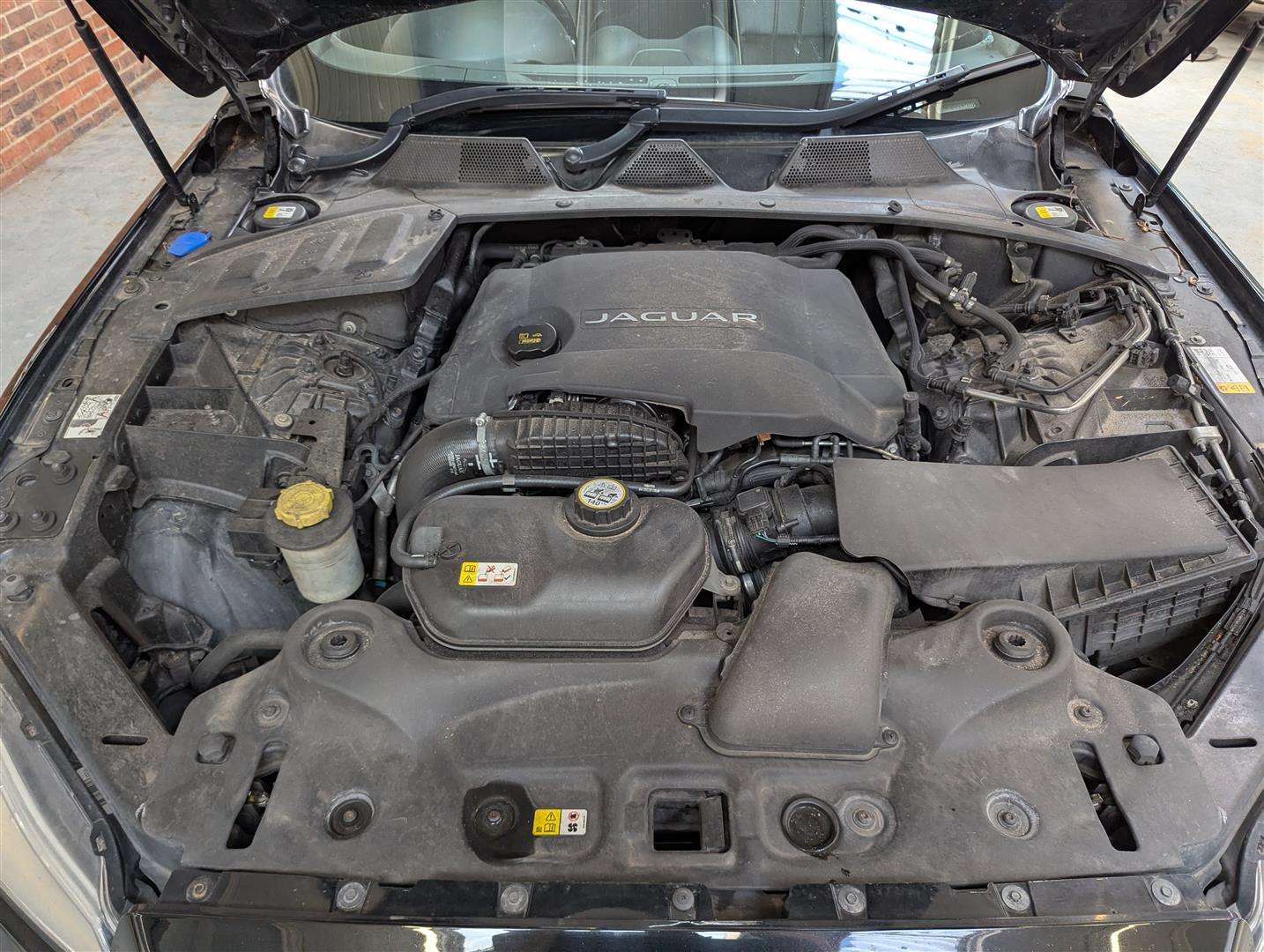<p>2015 JAGUAR XJ PORTFOLIO V6 D AUTO</p>