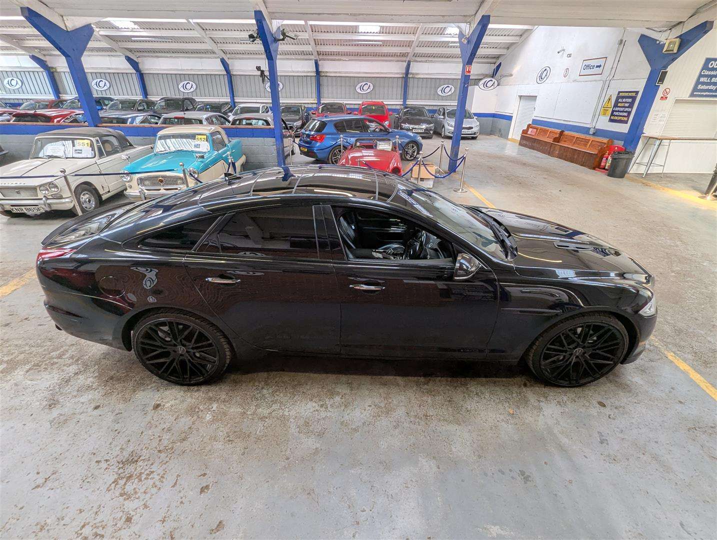 <p>2015 JAGUAR XJ PORTFOLIO V6 D AUTO</p>