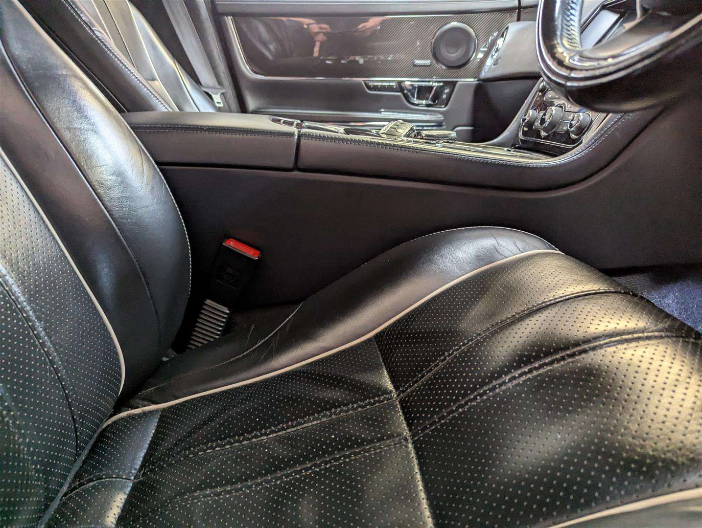 <p>2015 JAGUAR XJ PORTFOLIO V6 D AUTO</p>