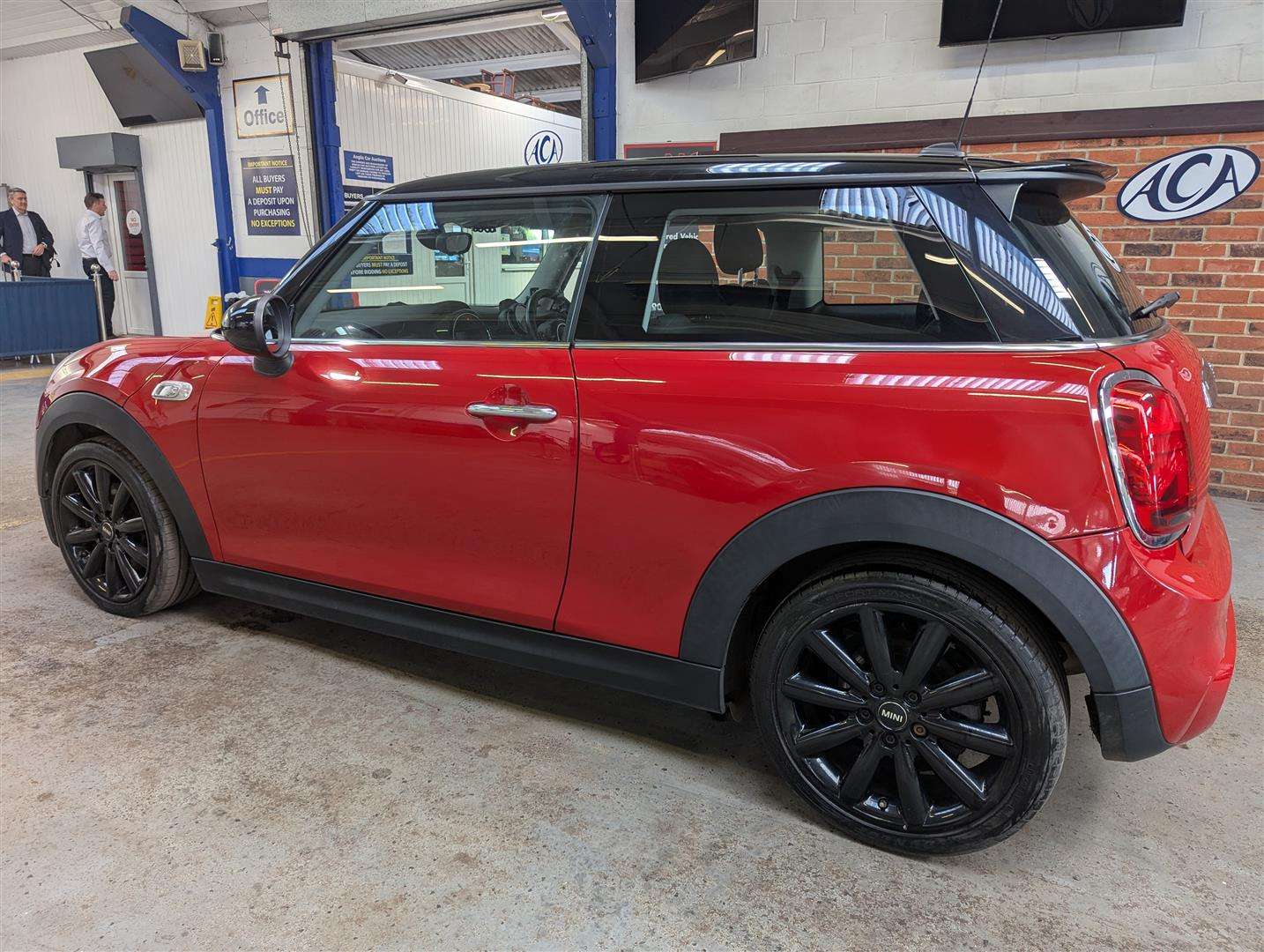 <p>2014 MINI COOPER SD</p>