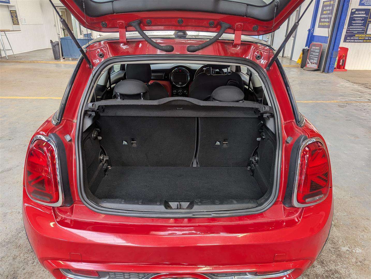 <p>2014 MINI COOPER SD</p>