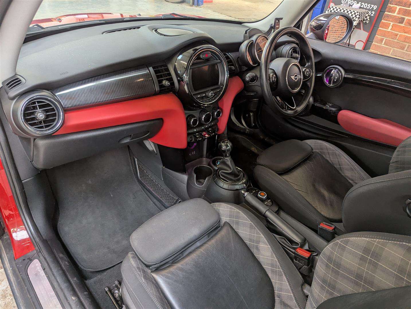 <p>2014 MINI COOPER SD</p>