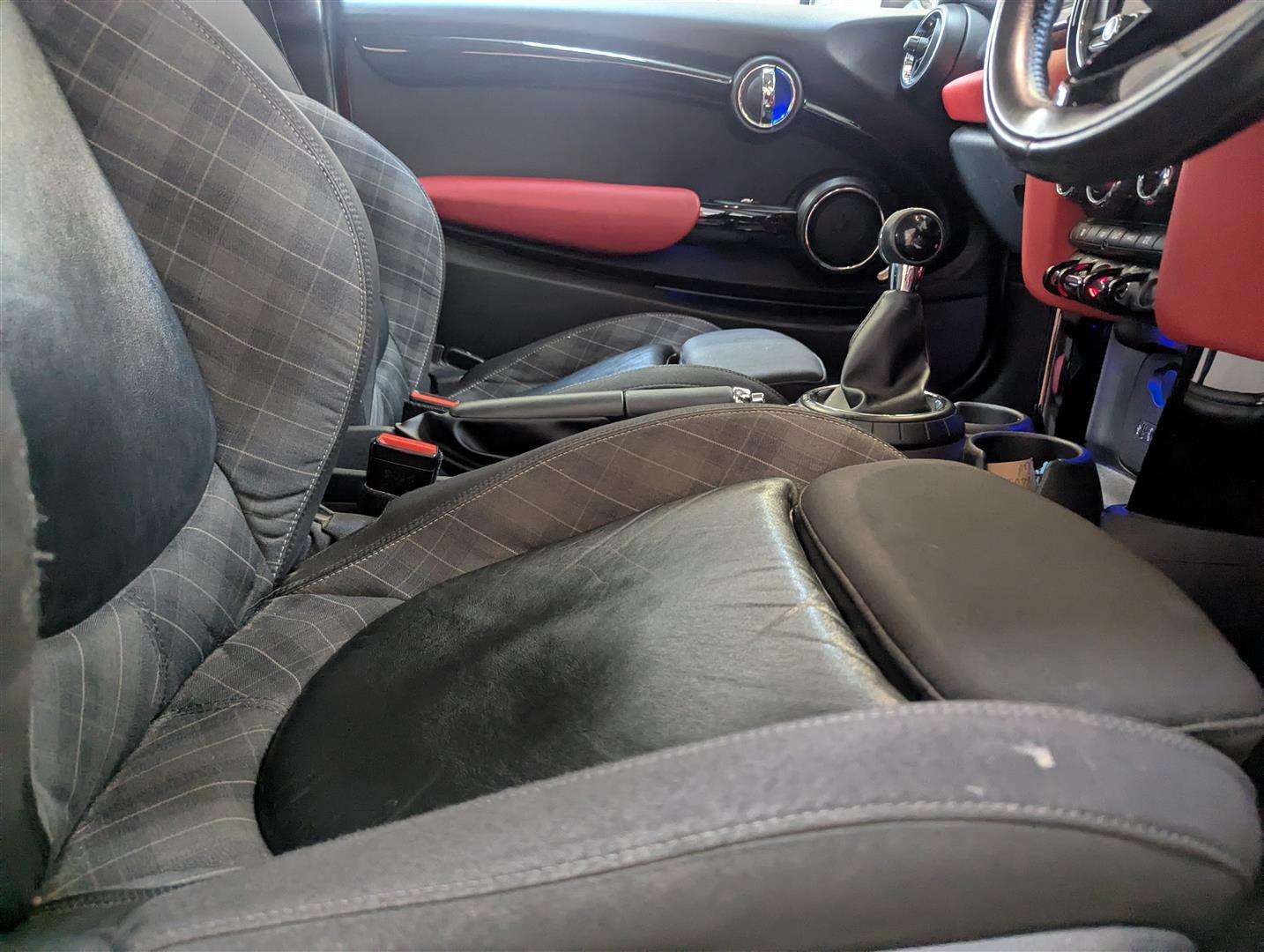 <p>2014 MINI COOPER SD</p>