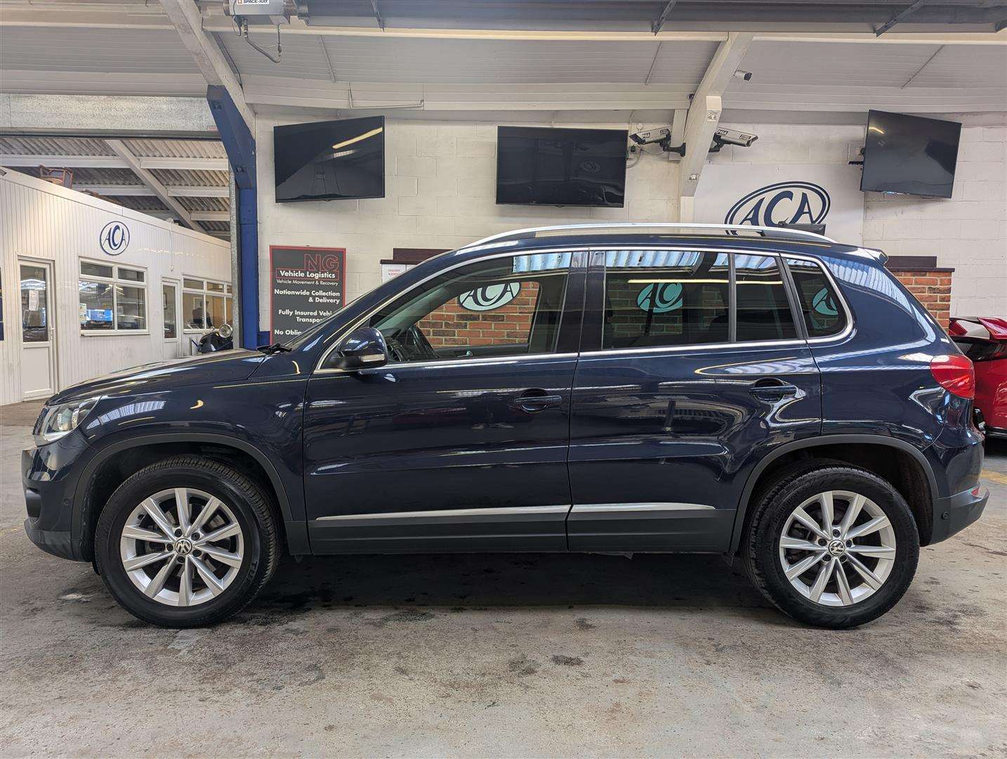 <p>2013 VOLKSWAGEN TIGUAN SE TDI BLUEMOTION</p>