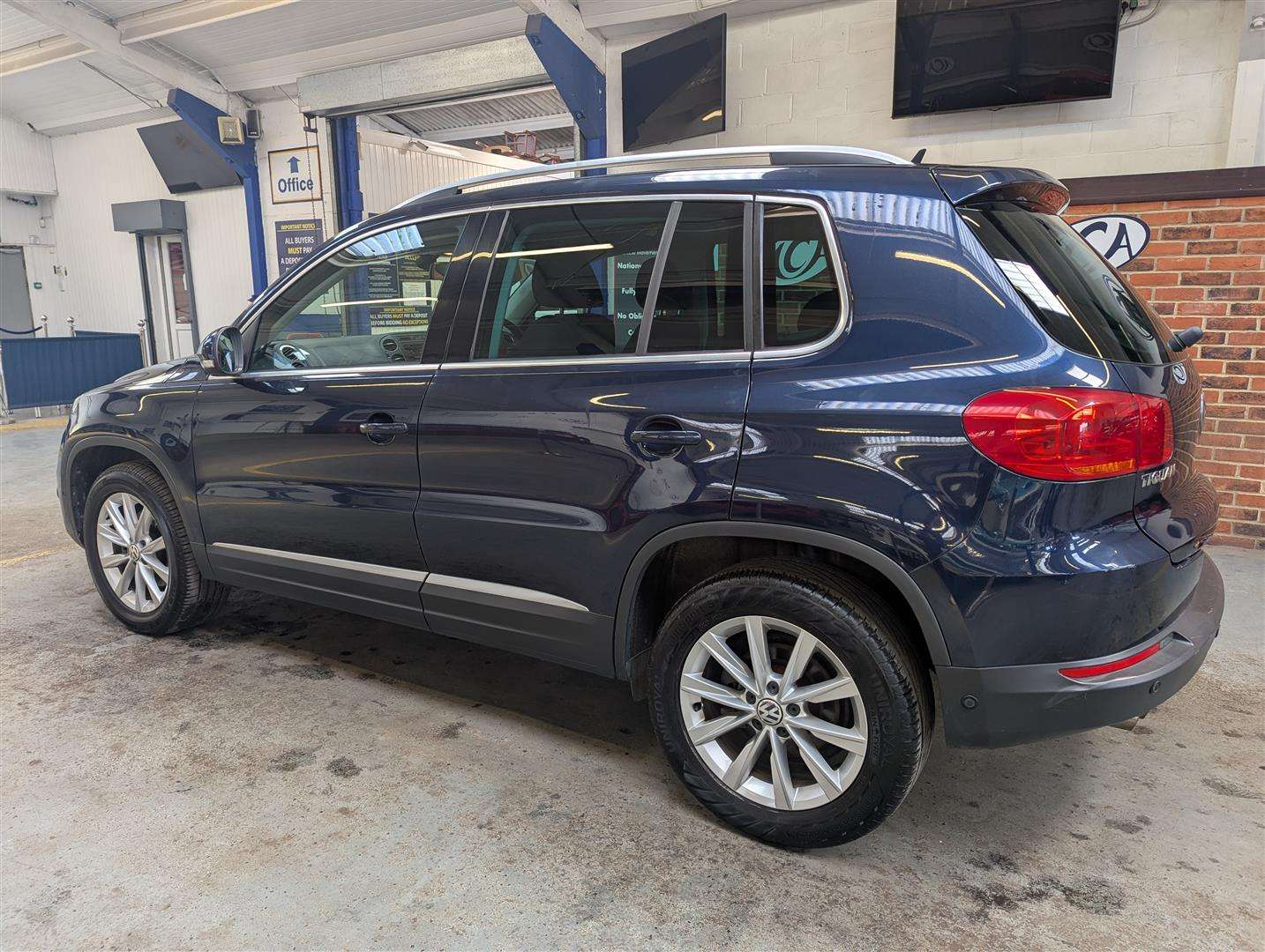 <p>2013 VOLKSWAGEN TIGUAN SE TDI BLUEMOTION</p>