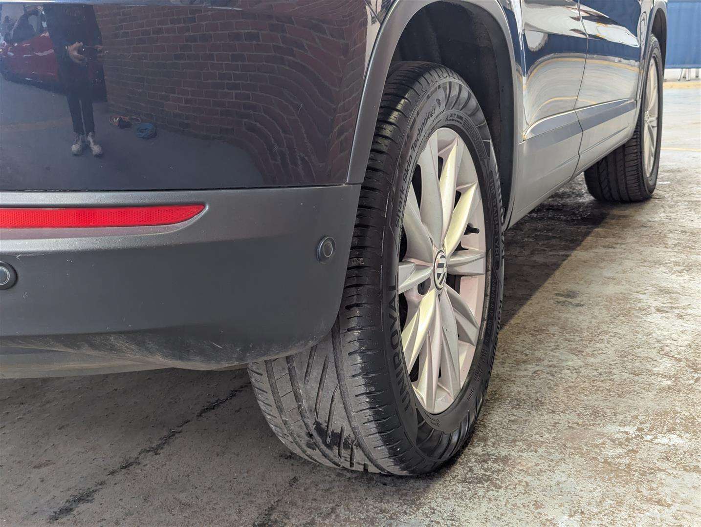 <p>2013 VOLKSWAGEN TIGUAN SE TDI BLUEMOTION</p>