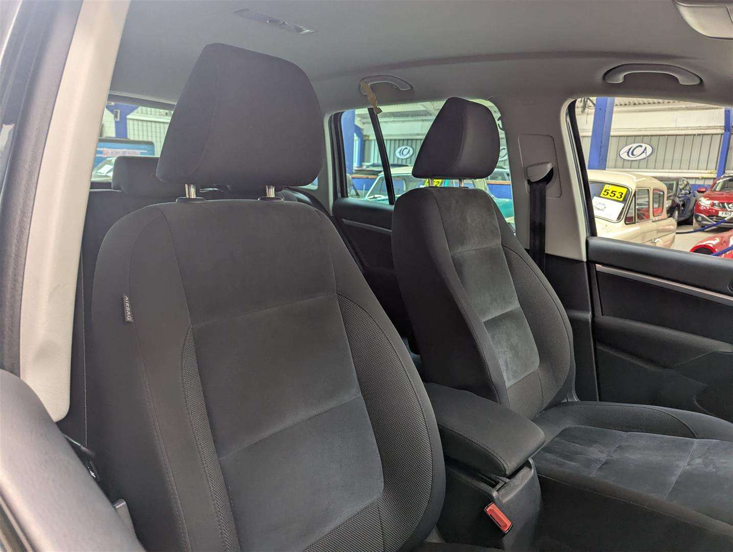 <p>2013 VOLKSWAGEN TIGUAN SE TDI BLUEMOTION</p>