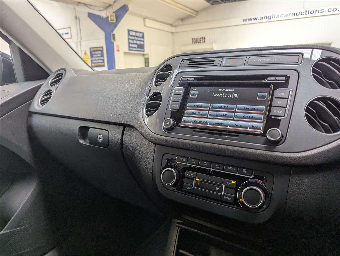<p>2013 VOLKSWAGEN TIGUAN SE TDI BLUEMOTION</p>