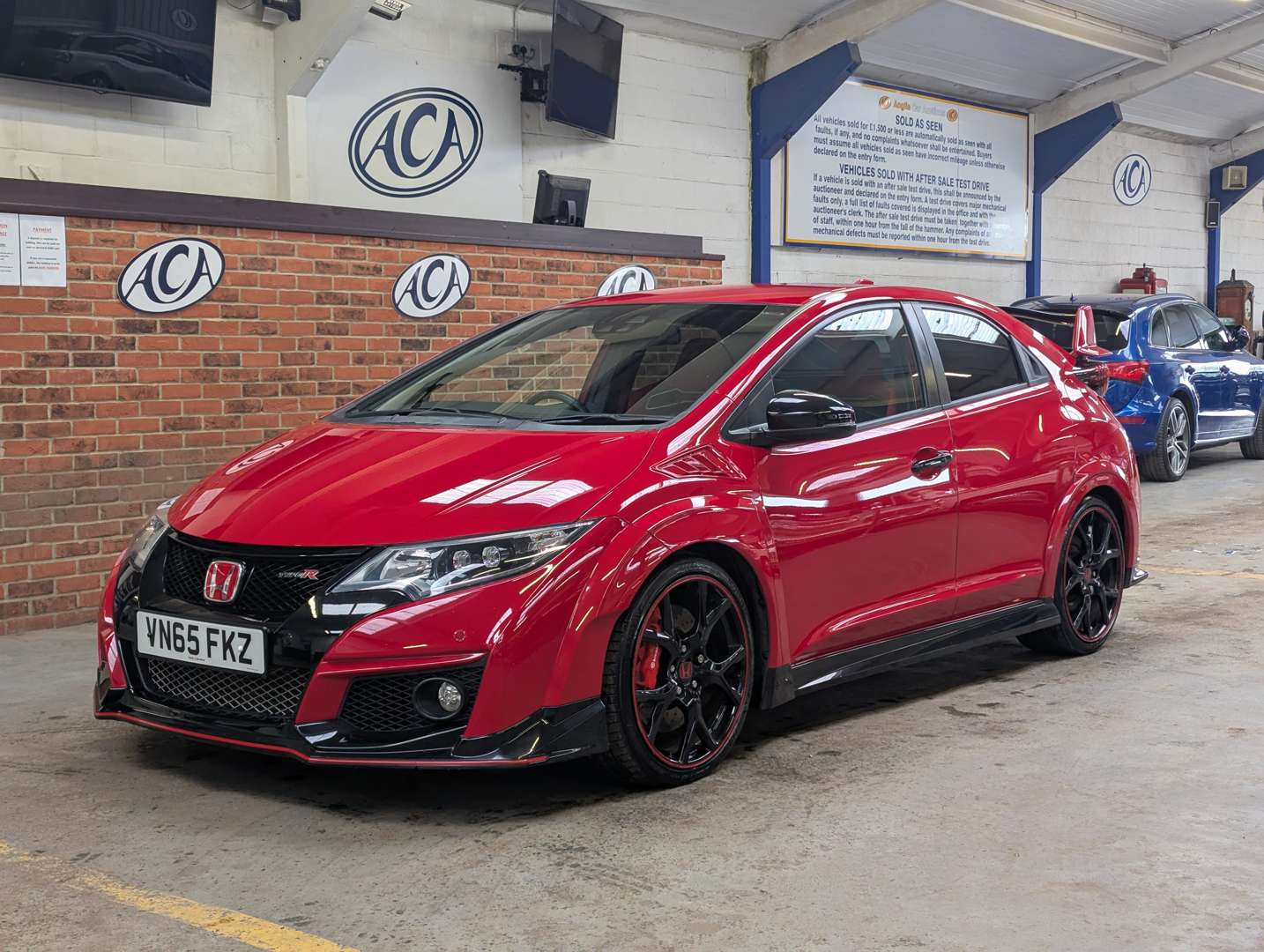 <p>2015 HONDA CIVIC GT TYPE R I-VTEC - ONLY 14,000 MILES.</p>