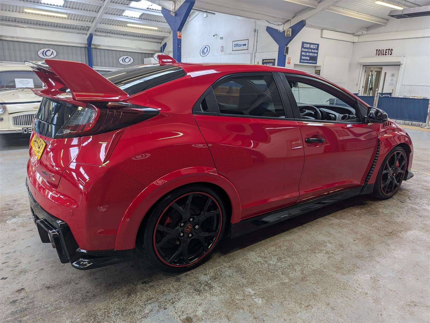 <p>2015 HONDA CIVIC GT TYPE R I-VTEC - ONLY 14,000 MILES.</p>