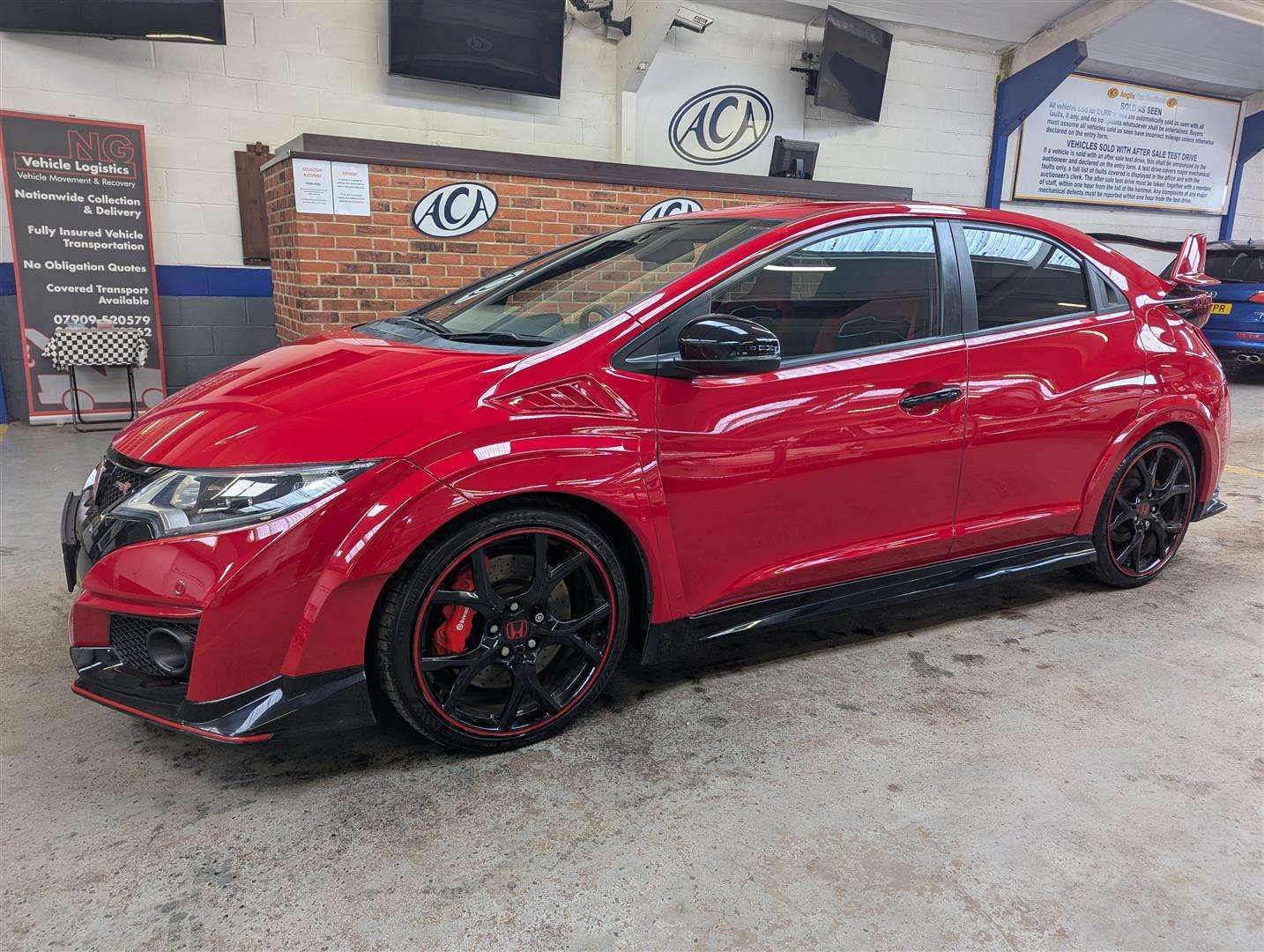<p>2015 HONDA CIVIC GT TYPE R I-VTEC - ONLY 14,000 MILES.</p>