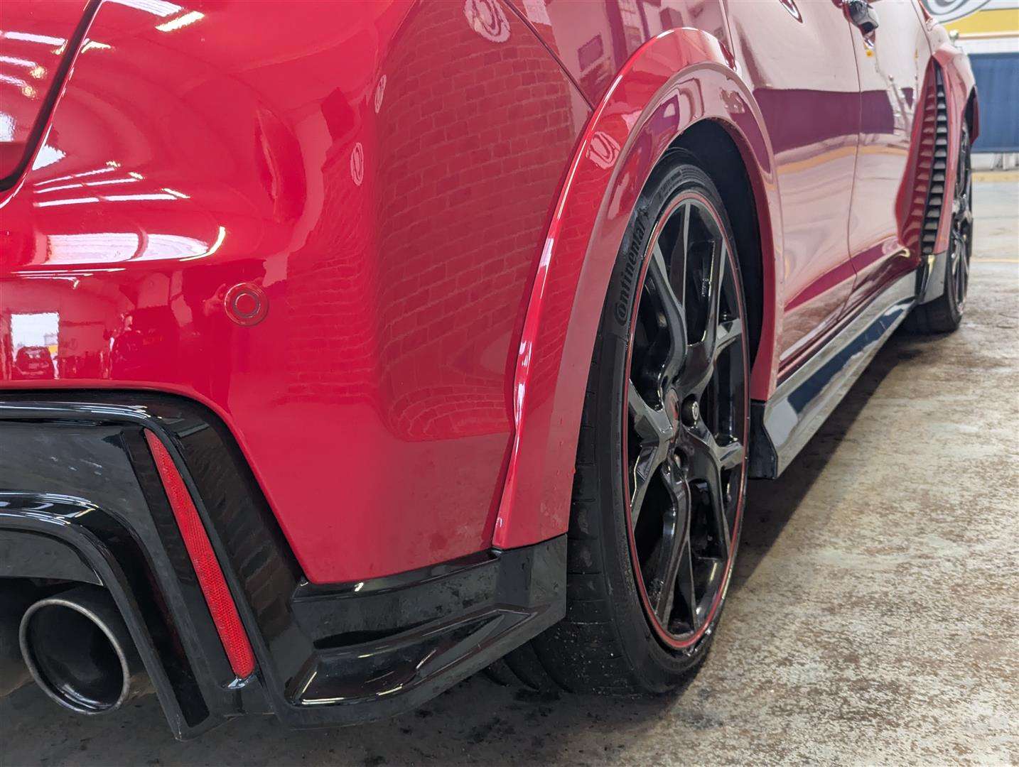 <p>2015 HONDA CIVIC GT TYPE R I-VTEC - ONLY 14,000 MILES.</p>