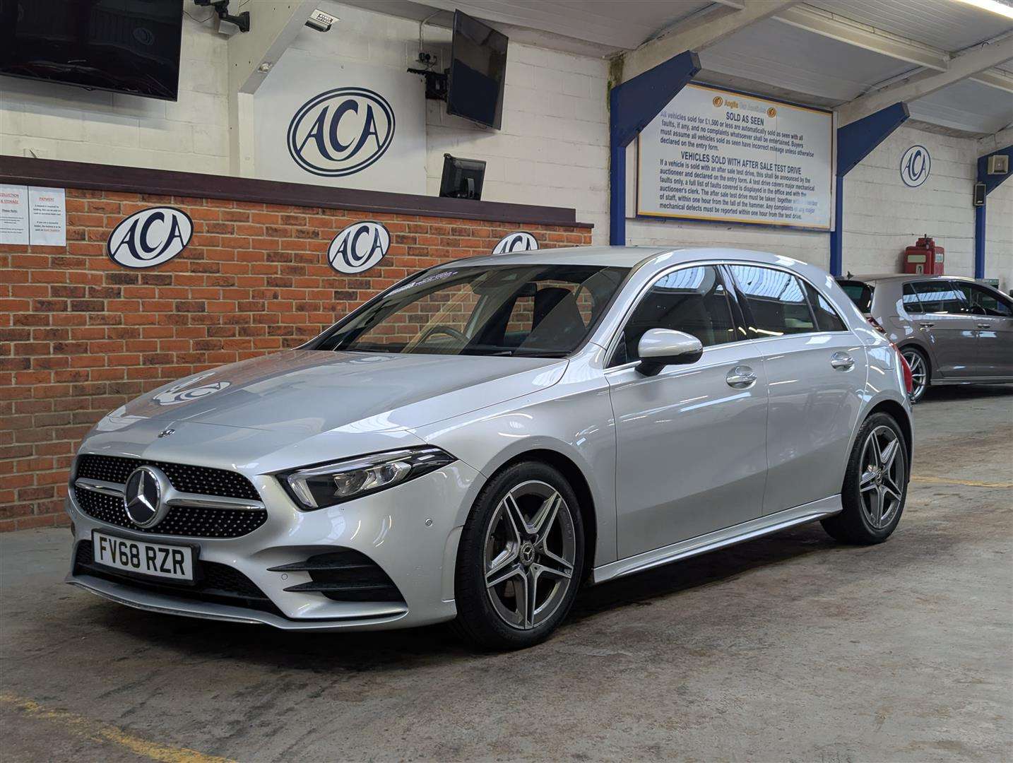 <p>2018 MERCEDES-BENZ A 200 AMG LINE PREMIUM AUTO</p>