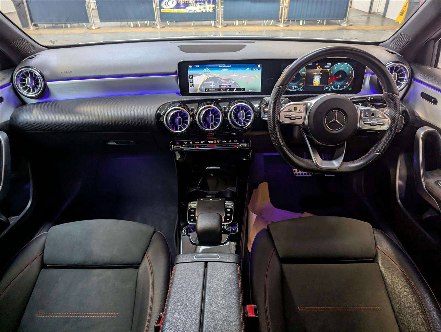 <p>2018 MERCEDES-BENZ A 200 AMG LINE PREMIUM AUTO</p>