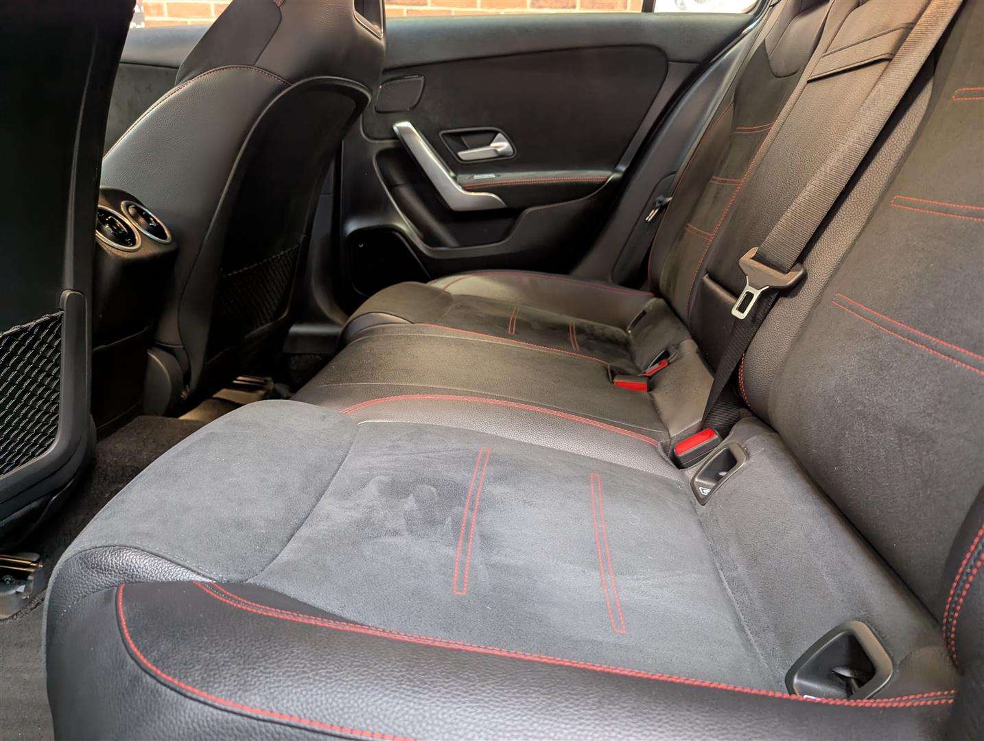 <p>2018 MERCEDES-BENZ A 200 AMG LINE PREMIUM AUTO</p>
