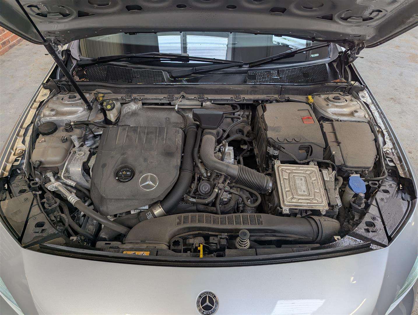 <p>2018 MERCEDES-BENZ A 200 AMG LINE PREMIUM AUTO</p>
