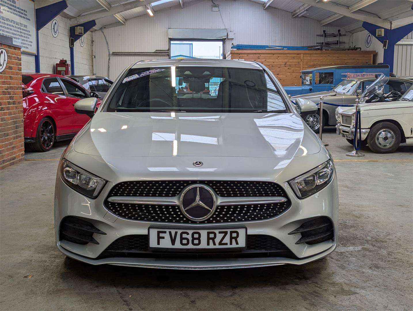 <p>2018 MERCEDES-BENZ A 200 AMG LINE PREMIUM AUTO</p>