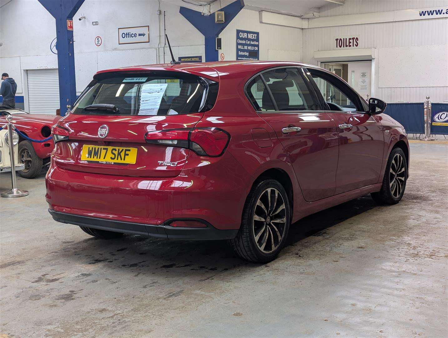 <p>2017 FIAT TIPO LOUNGE MULITJET</p>