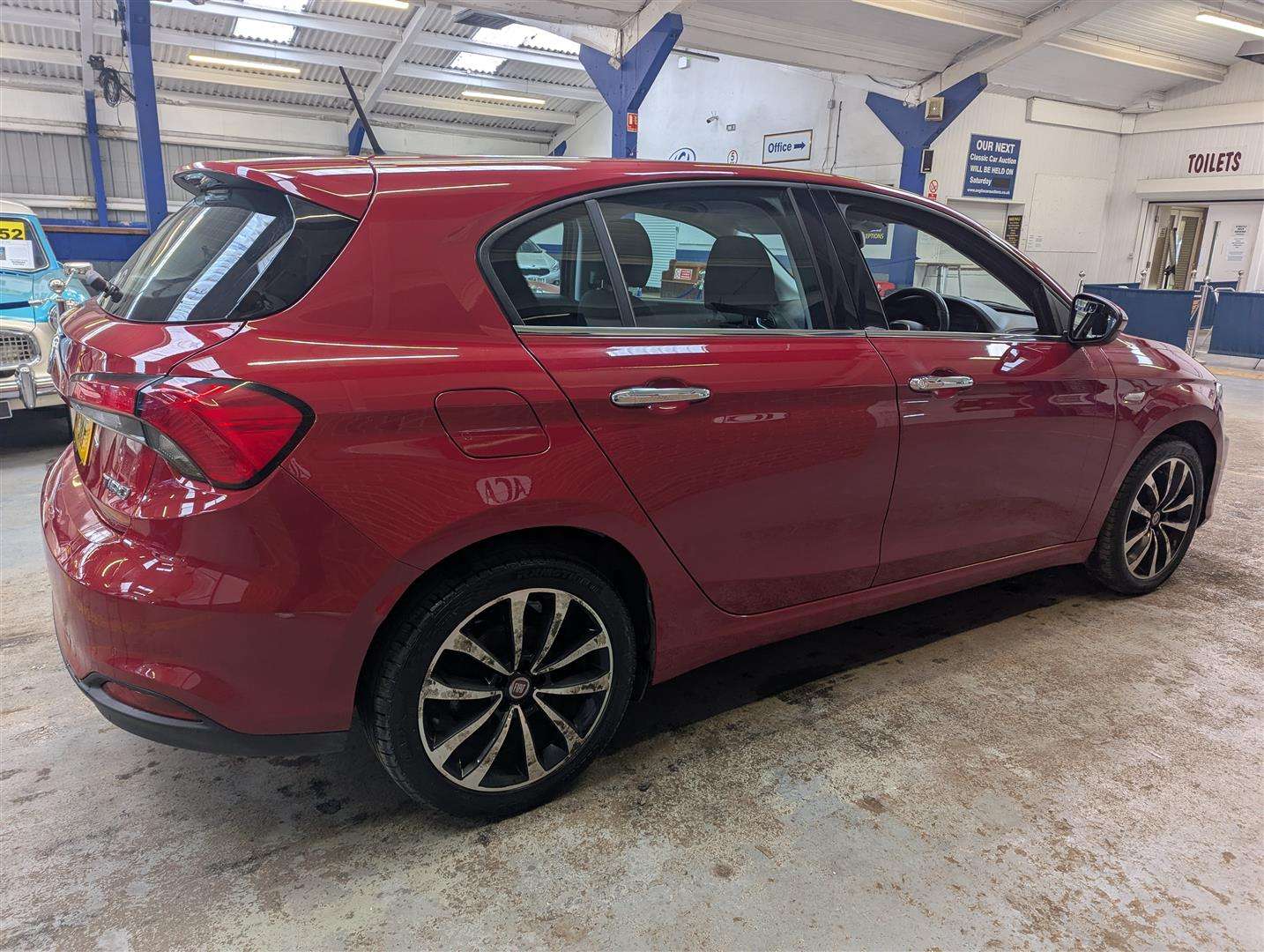 <p>2017 FIAT TIPO LOUNGE MULITJET</p>