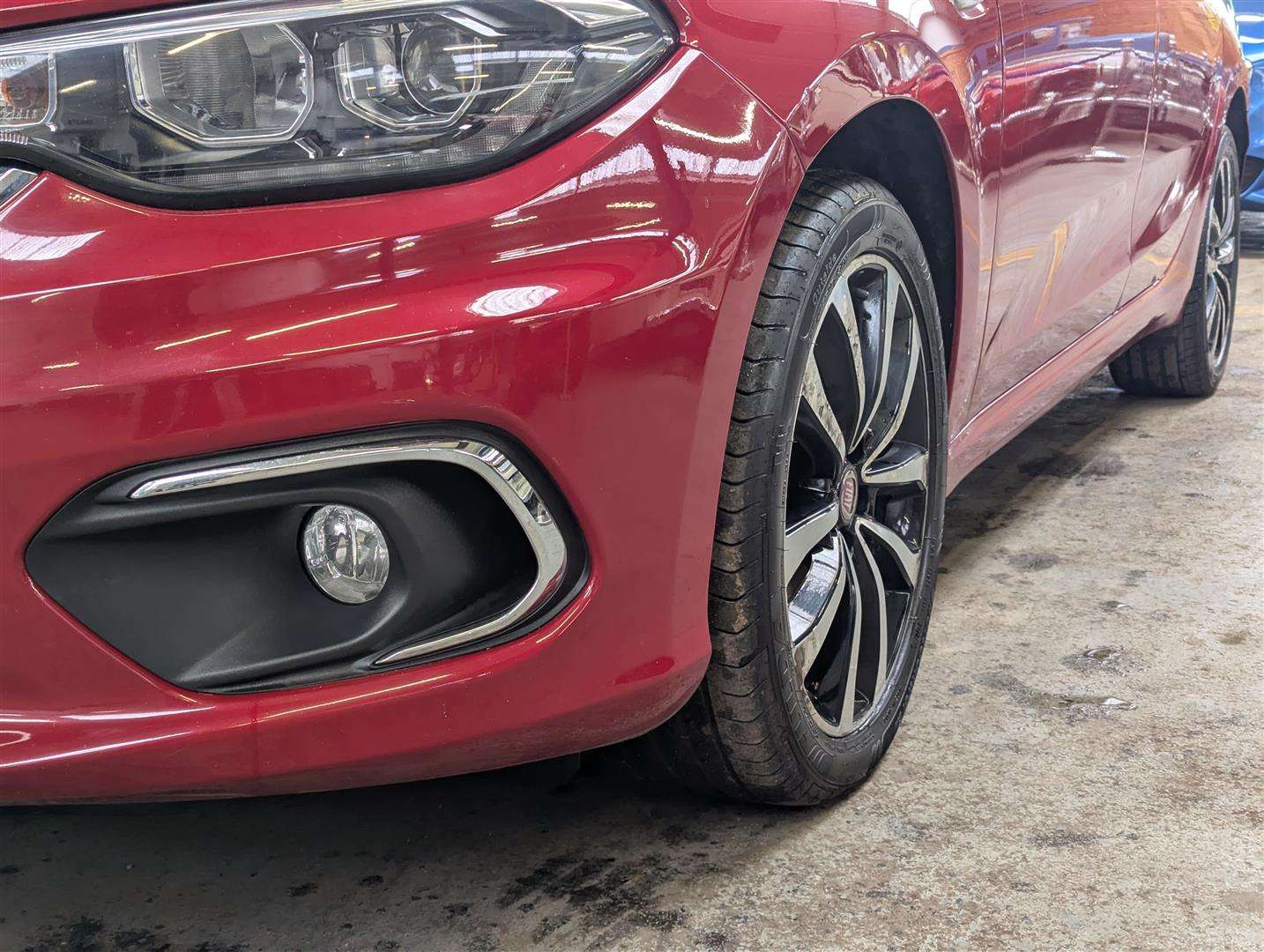 <p>2017 FIAT TIPO LOUNGE MULITJET</p>