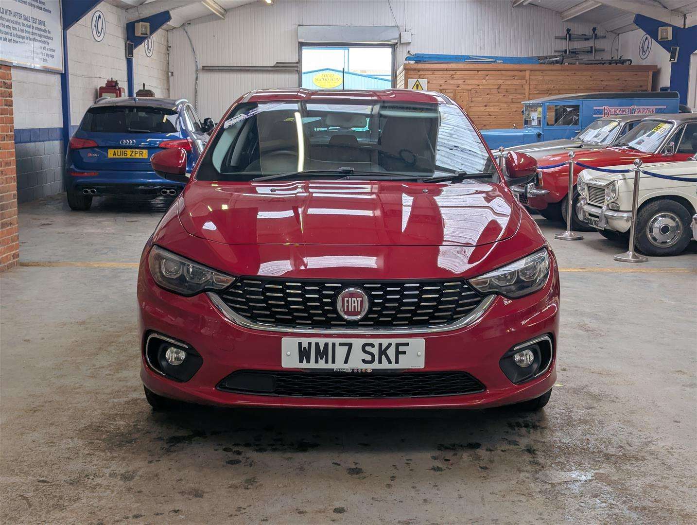 <p>2017 FIAT TIPO LOUNGE MULITJET</p>