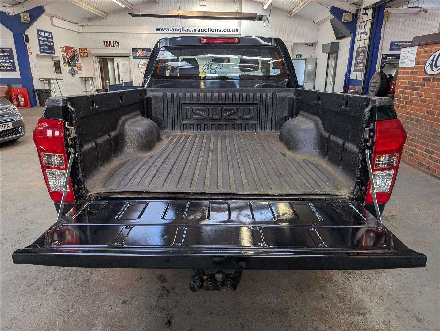 <p>2018 ISUZU D-MAX YUKON</p>