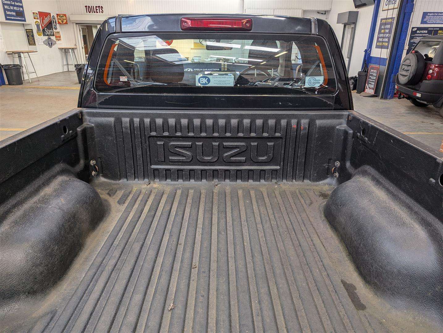 <p>2018 ISUZU D-MAX YUKON</p>