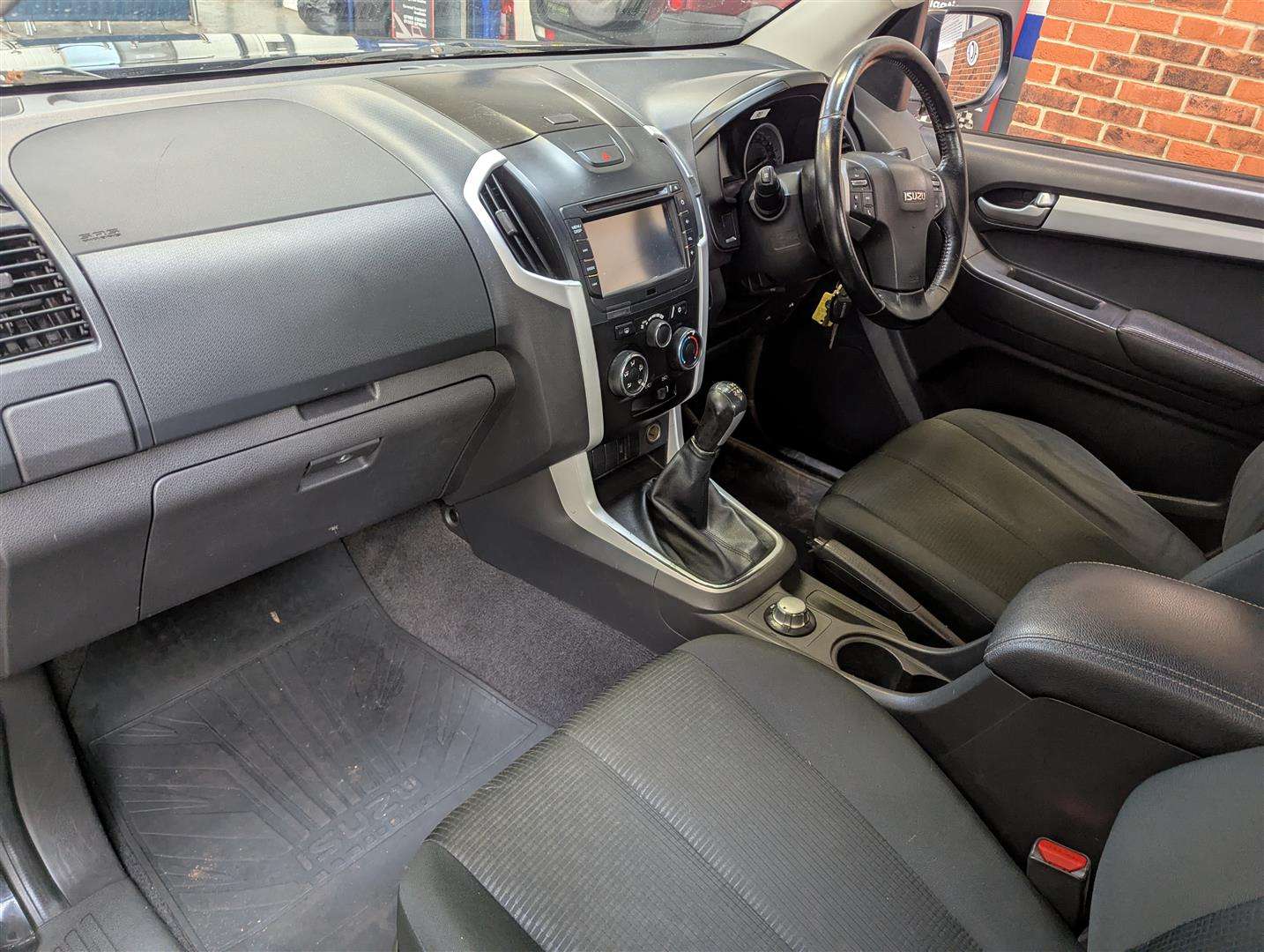 <p>2018 ISUZU D-MAX YUKON</p>