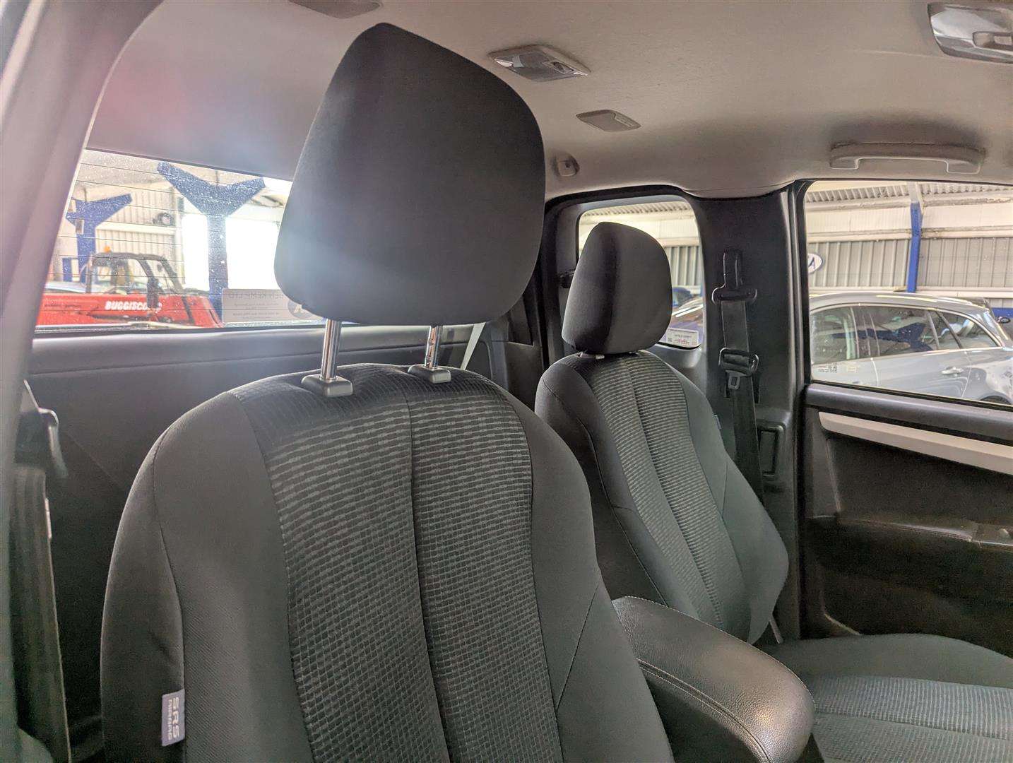 <p>2018 ISUZU D-MAX YUKON</p>