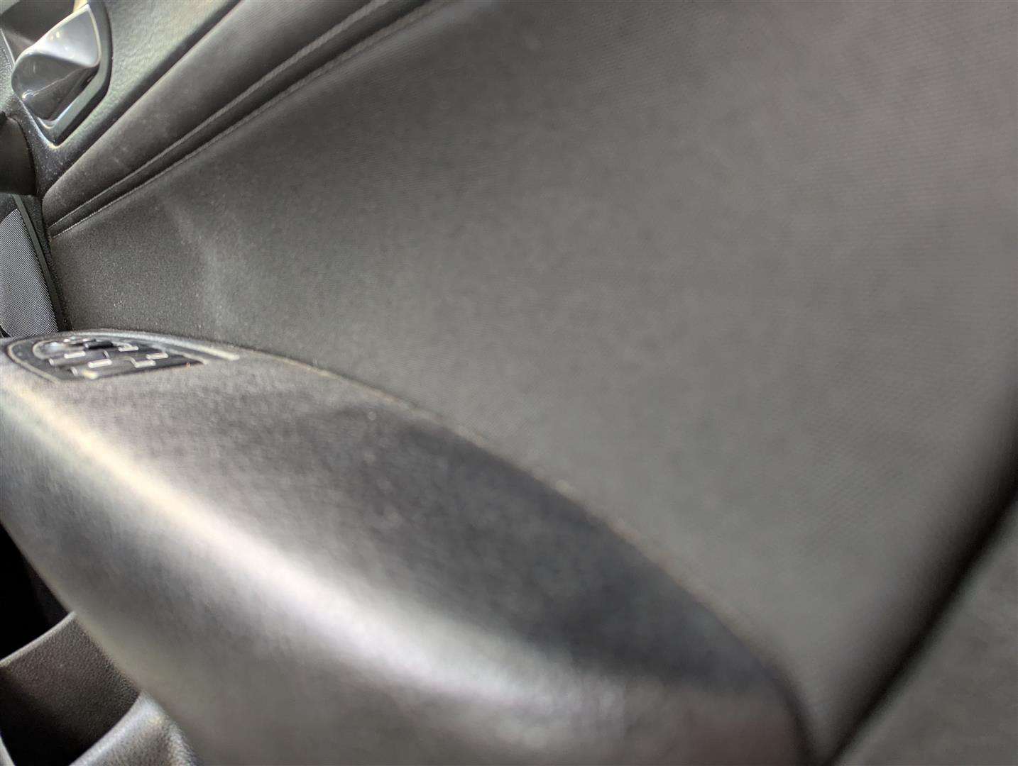 <p>2012 BMW 116D SPORT</p>