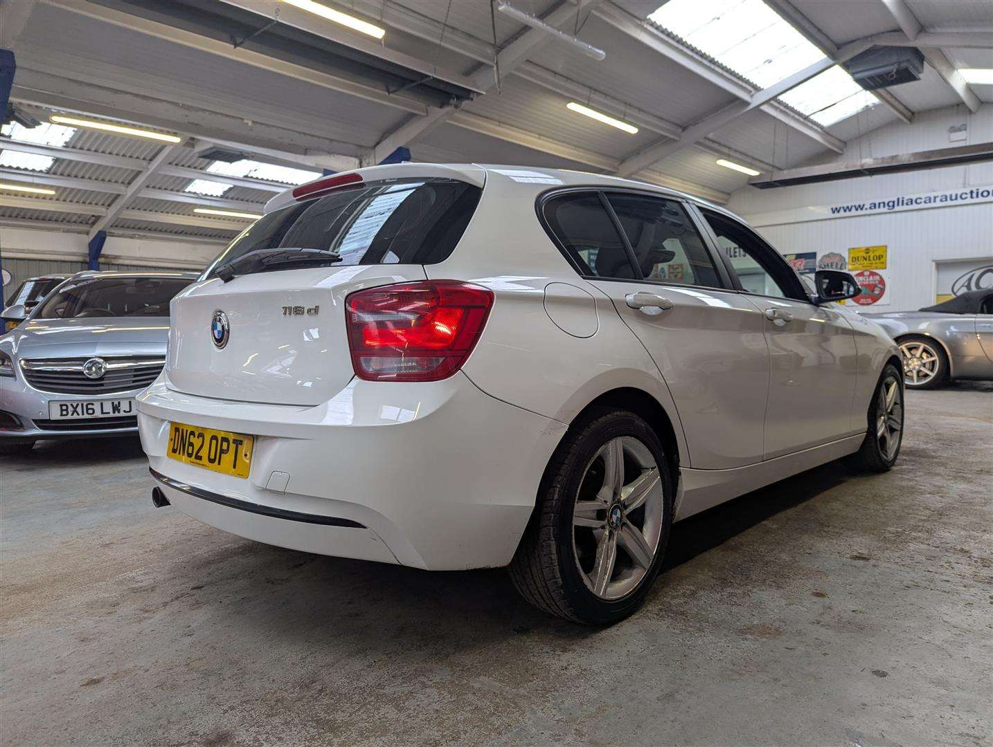 <p>2012 BMW 116D SPORT</p>
