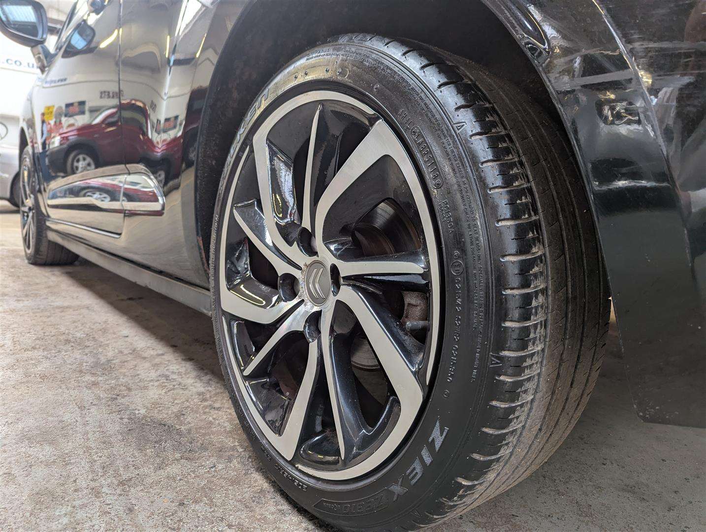 <p>2015 CITROEN DS3 DSTYLE + PURETECH S/S</p>