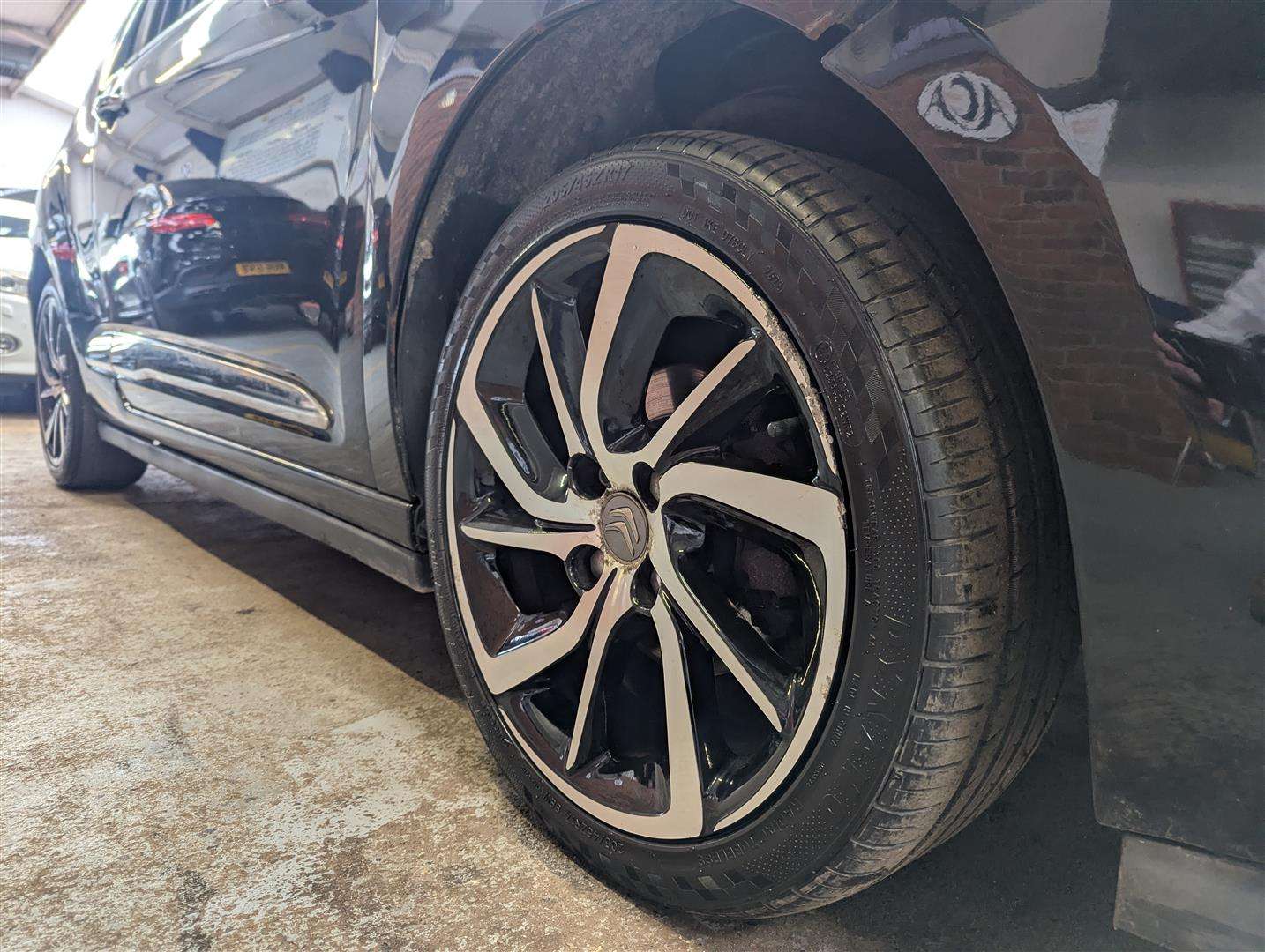 <p>2015 CITROEN DS3 DSTYLE + PURETECH S/S</p>