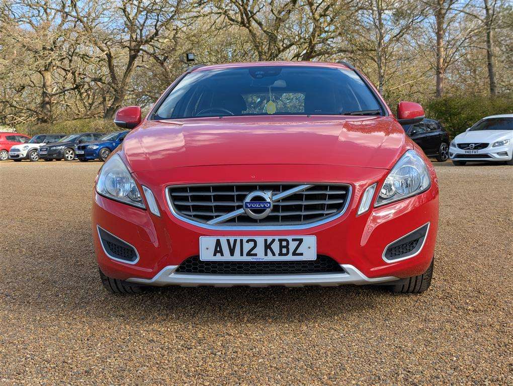 <p>2012 VOLVO V60 SE T3</p>