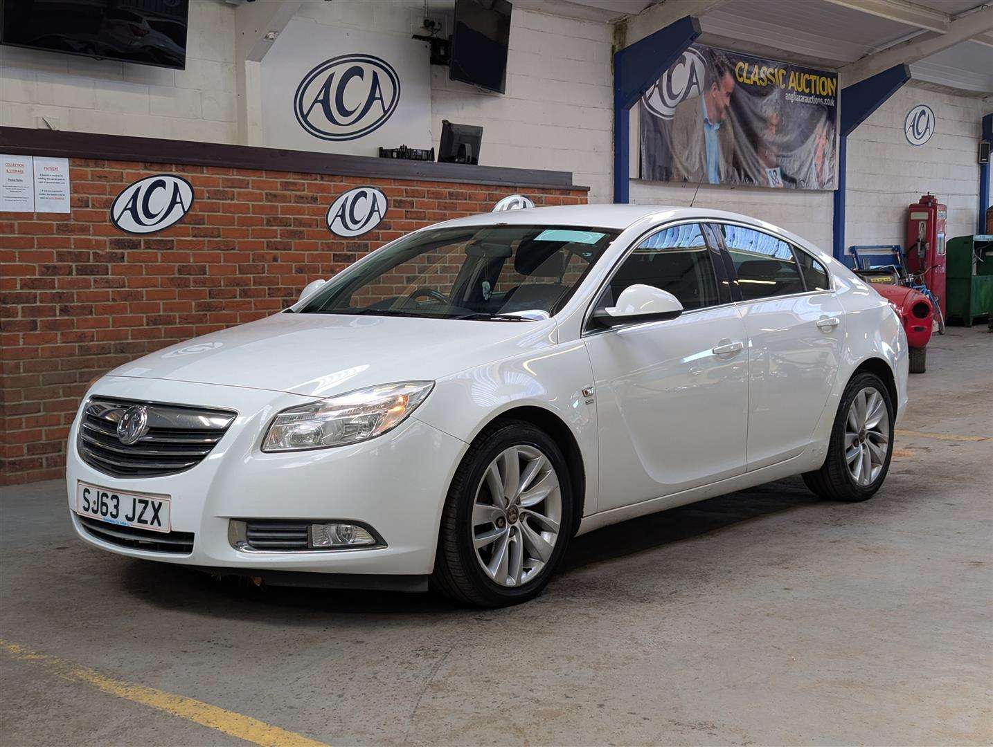 <p>2013 VAUXHALL INSIGNIA SRI CDTI</p>