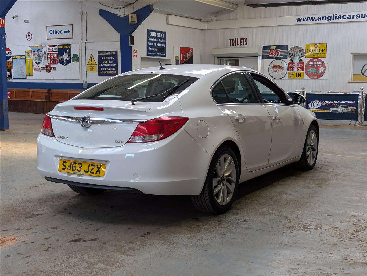 <p>2013 VAUXHALL INSIGNIA SRI CDTI</p>