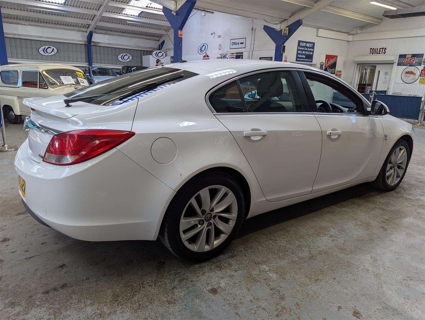 <p>2013 VAUXHALL INSIGNIA SRI CDTI</p>