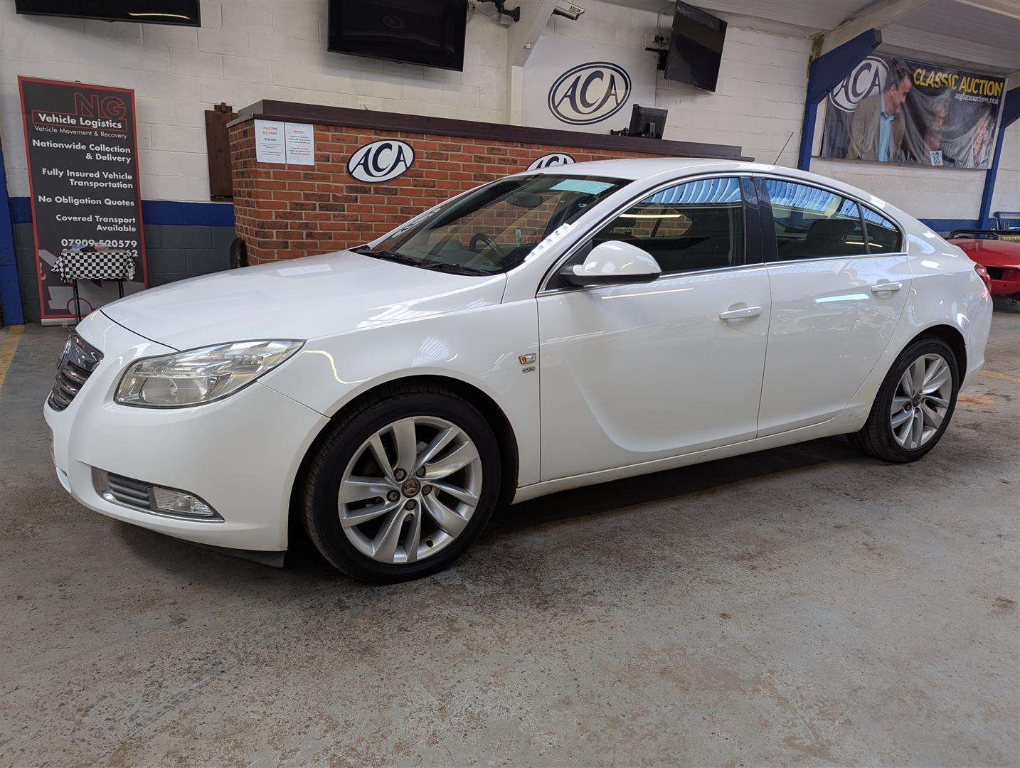 <p>2013 VAUXHALL INSIGNIA SRI CDTI</p>