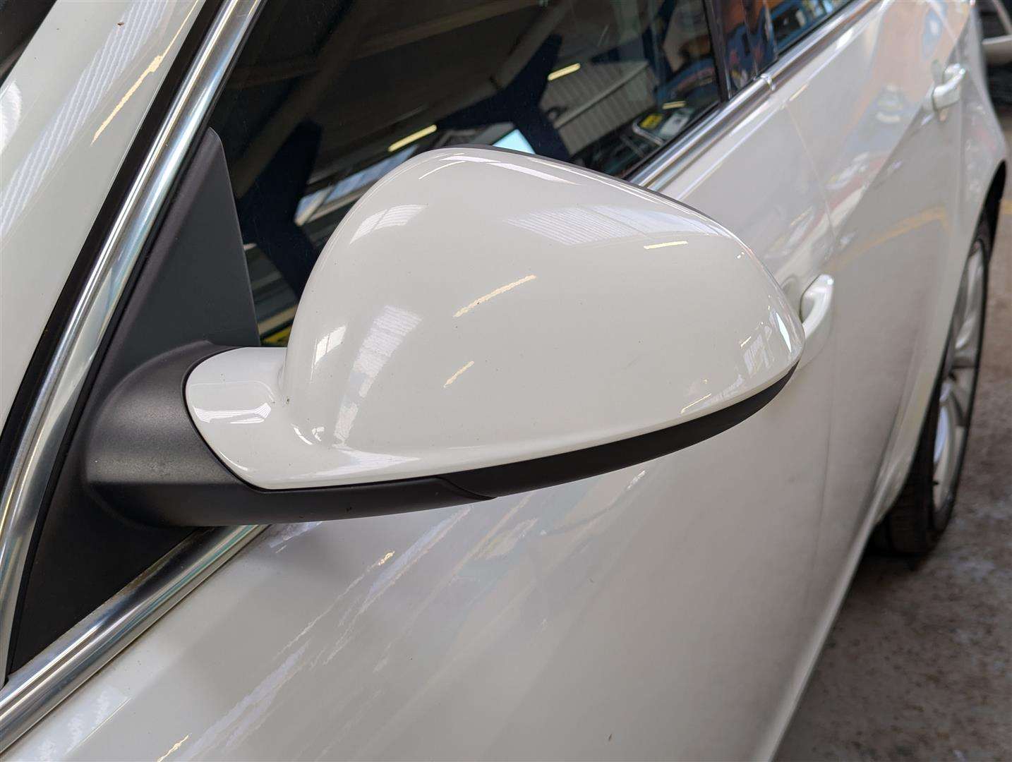 <p>2013 VAUXHALL INSIGNIA SRI CDTI</p>