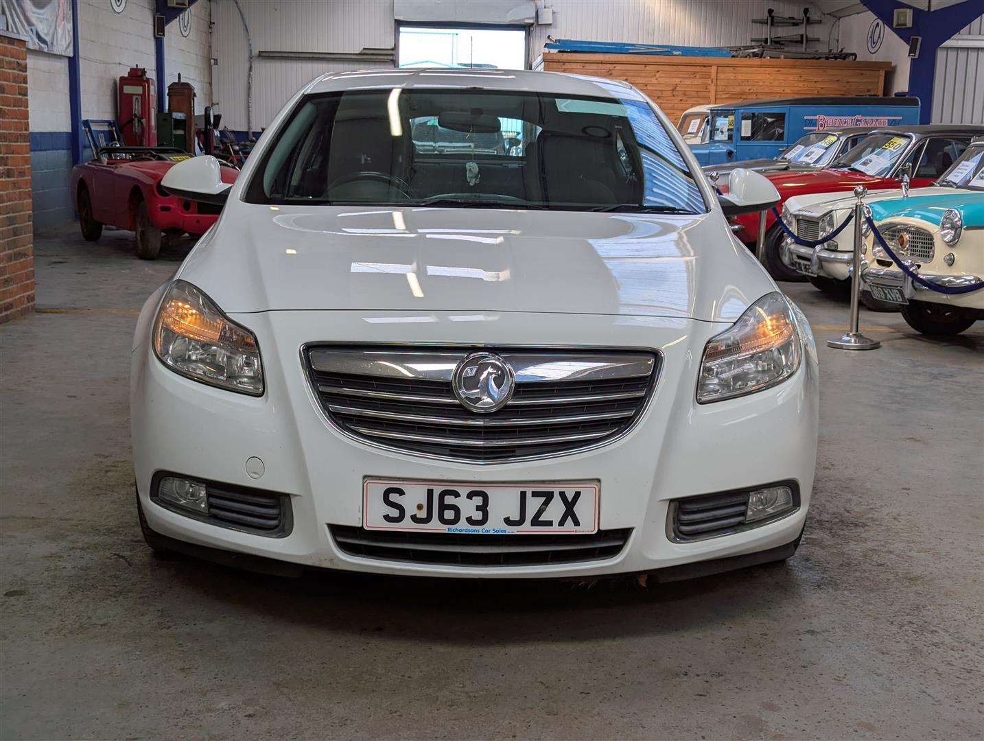 <p>2013 VAUXHALL INSIGNIA SRI CDTI</p>