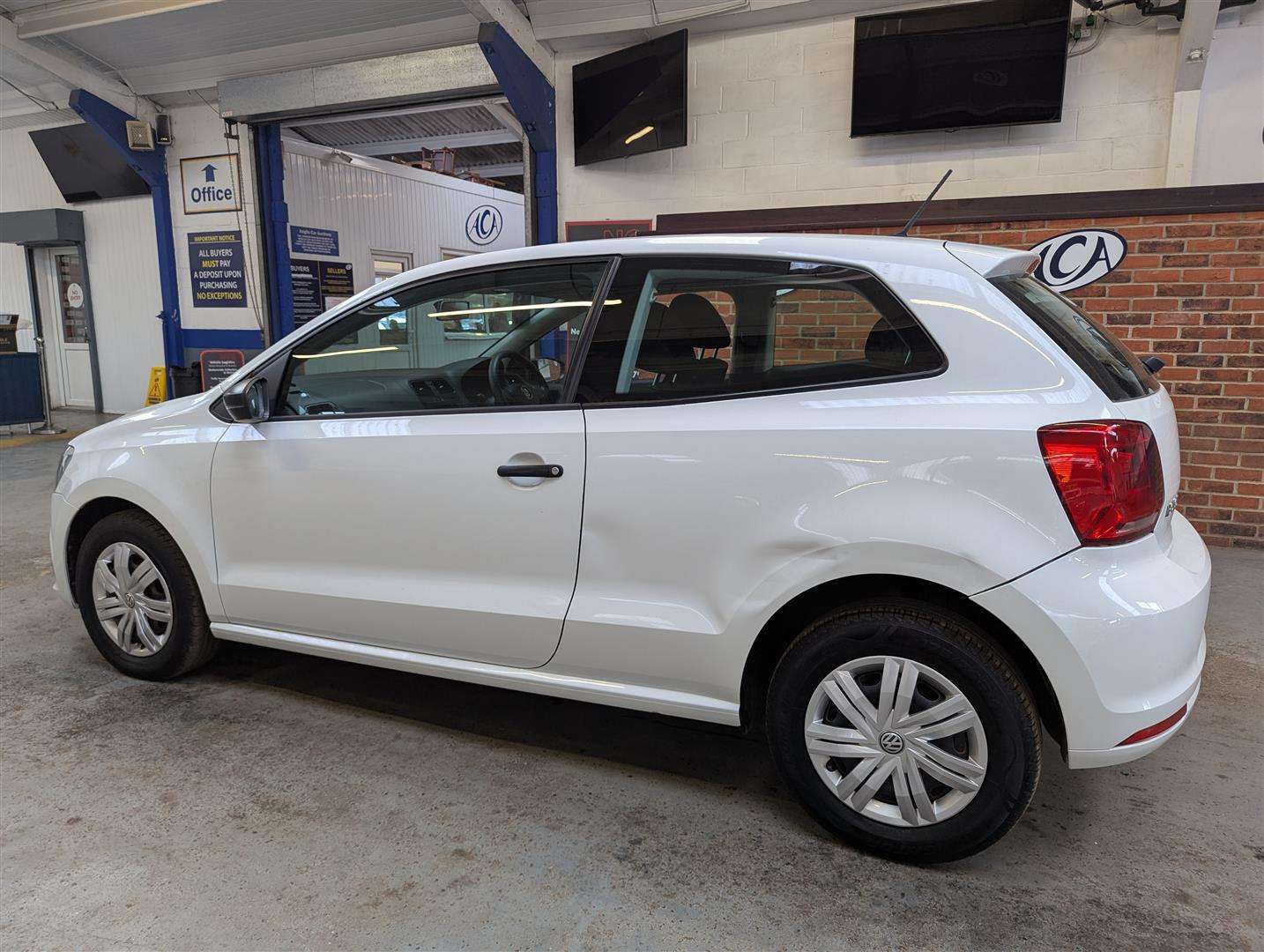 <p>2015 VOLKSWAGEN POLO ** SOLD</p>