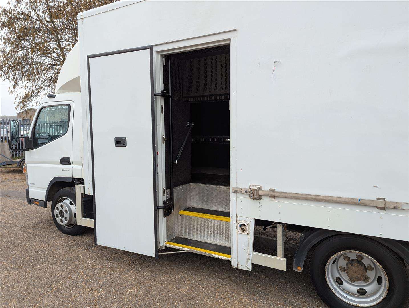 <p>2015 MITSUBISHI FUSO CANTER 7C18 38 AUTO</p>