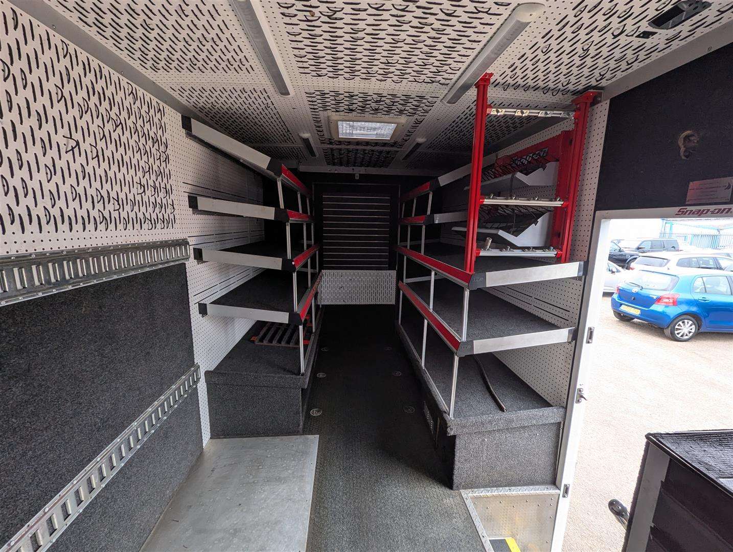 <p>2015 MITSUBISHI FUSO CANTER 7C18 38 AUTO</p>