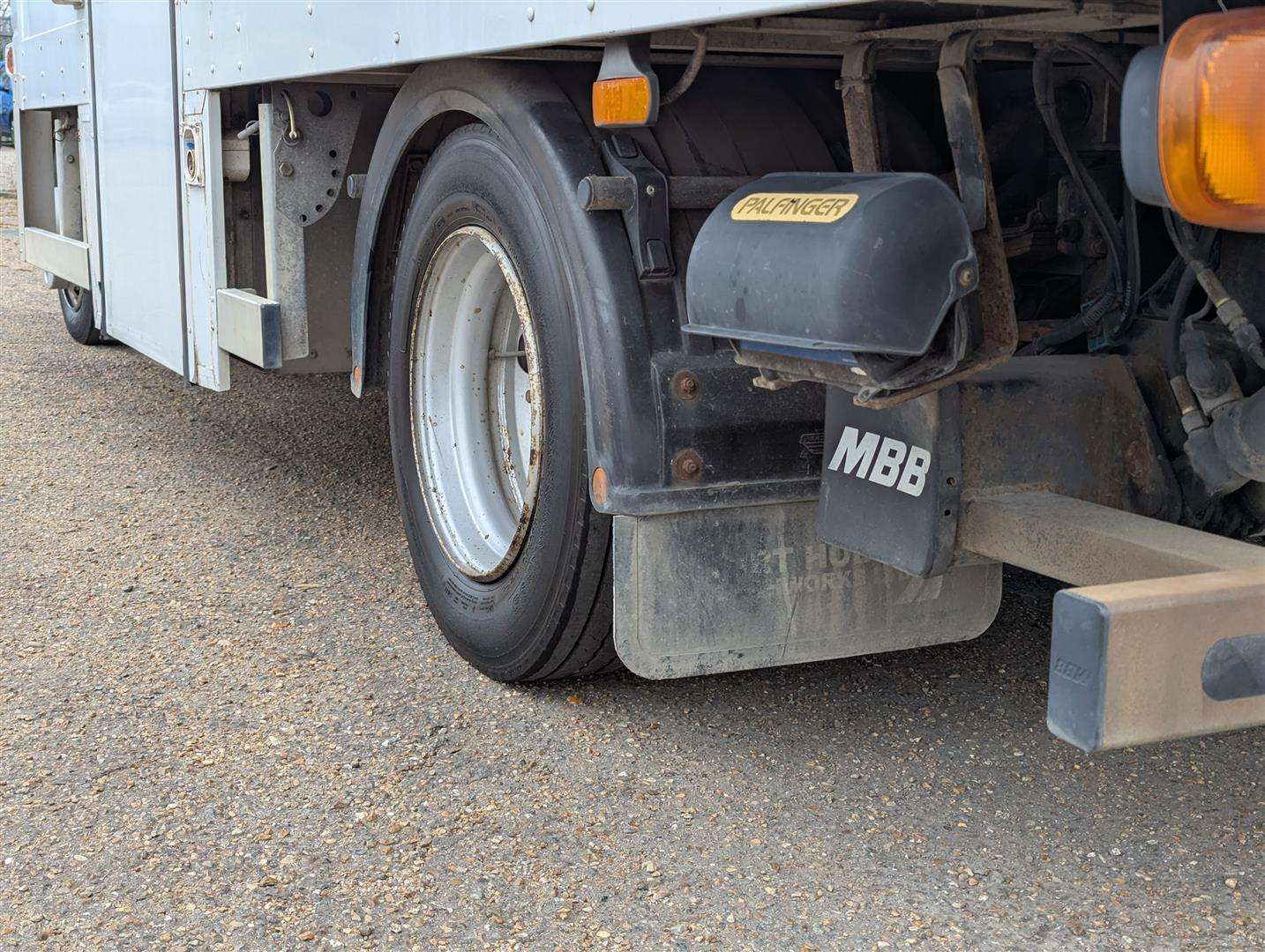 <p>2015 MITSUBISHI FUSO CANTER 7C18 38 AUTO</p>
